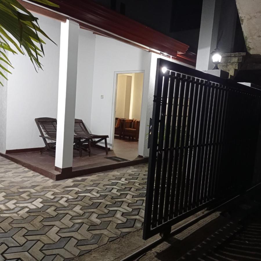 Ferienwohnung Surf&Salt Weligama Exterior foto